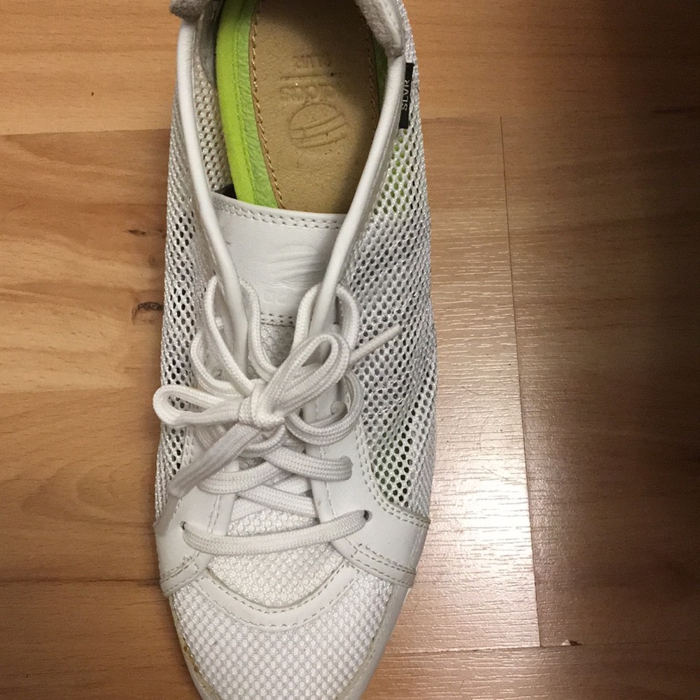 Adidas - Picture 2 of 5